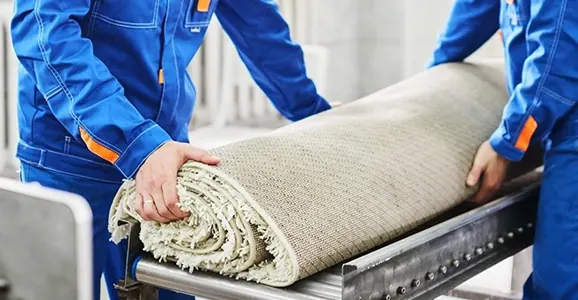 Makinede halı yıkama işlemi